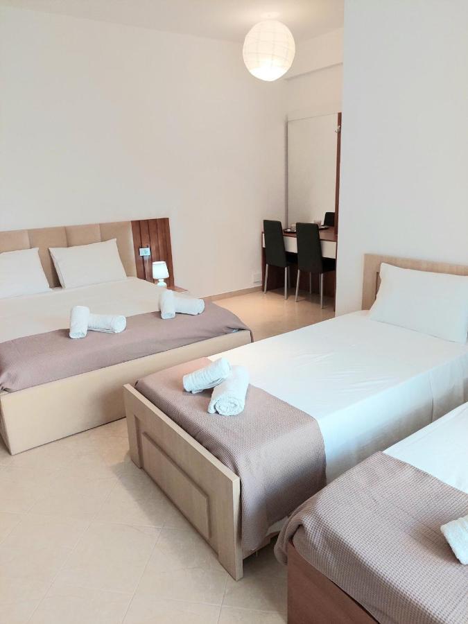 Elizabeth Apartments Himarë Dış mekan fotoğraf