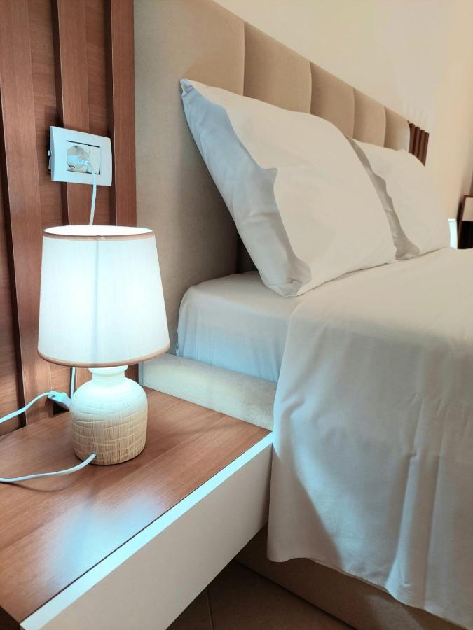Elizabeth Apartments Himarë Dış mekan fotoğraf
