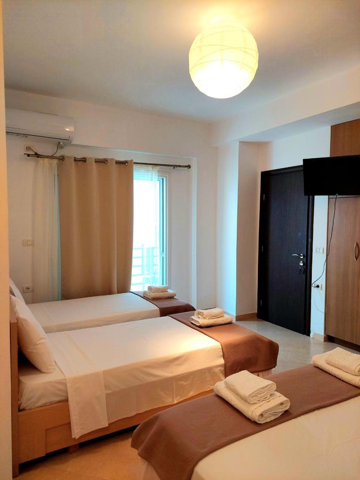Elizabeth Apartments Himarë Dış mekan fotoğraf
