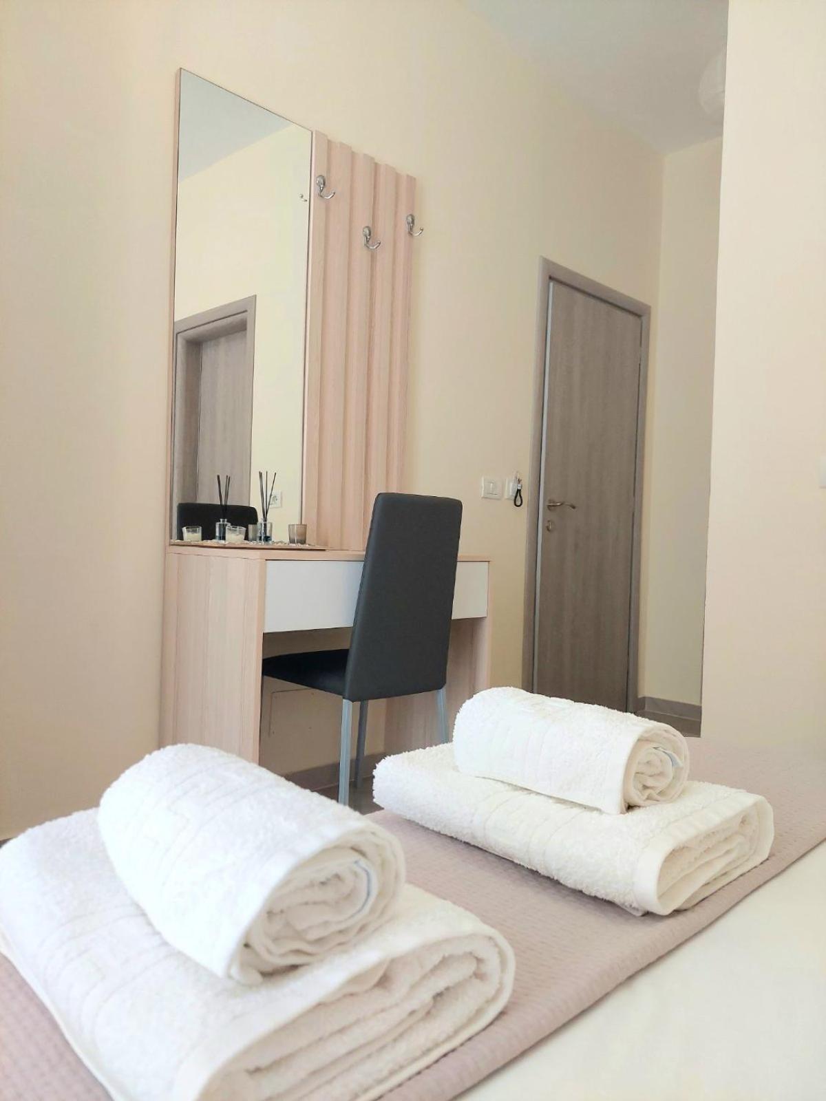 Elizabeth Apartments Himarë Dış mekan fotoğraf