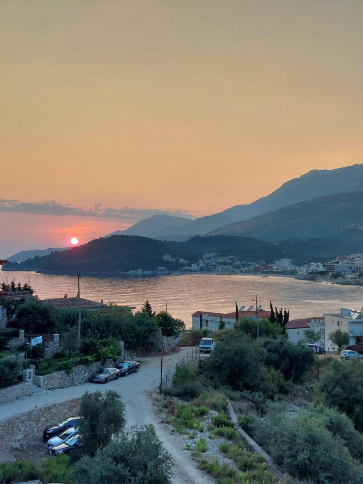 Elizabeth Apartments Himarë Dış mekan fotoğraf