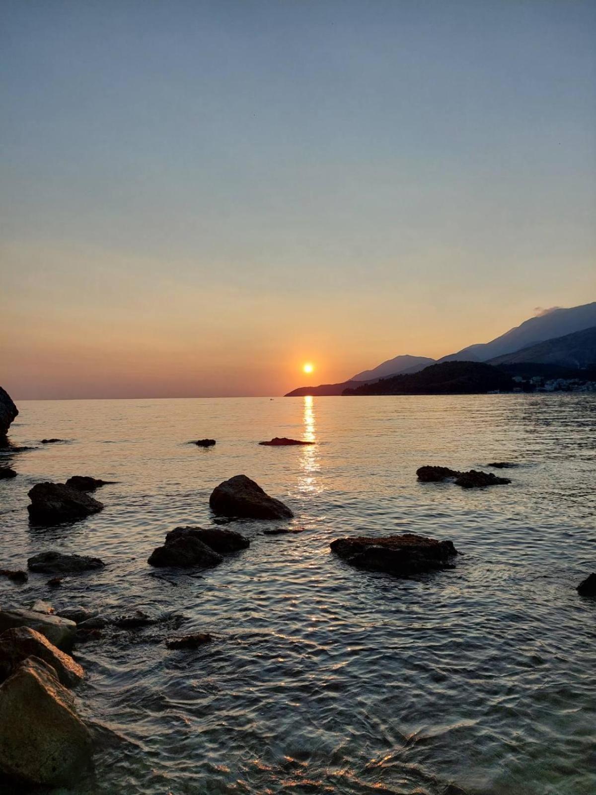Elizabeth Apartments Himarë Dış mekan fotoğraf