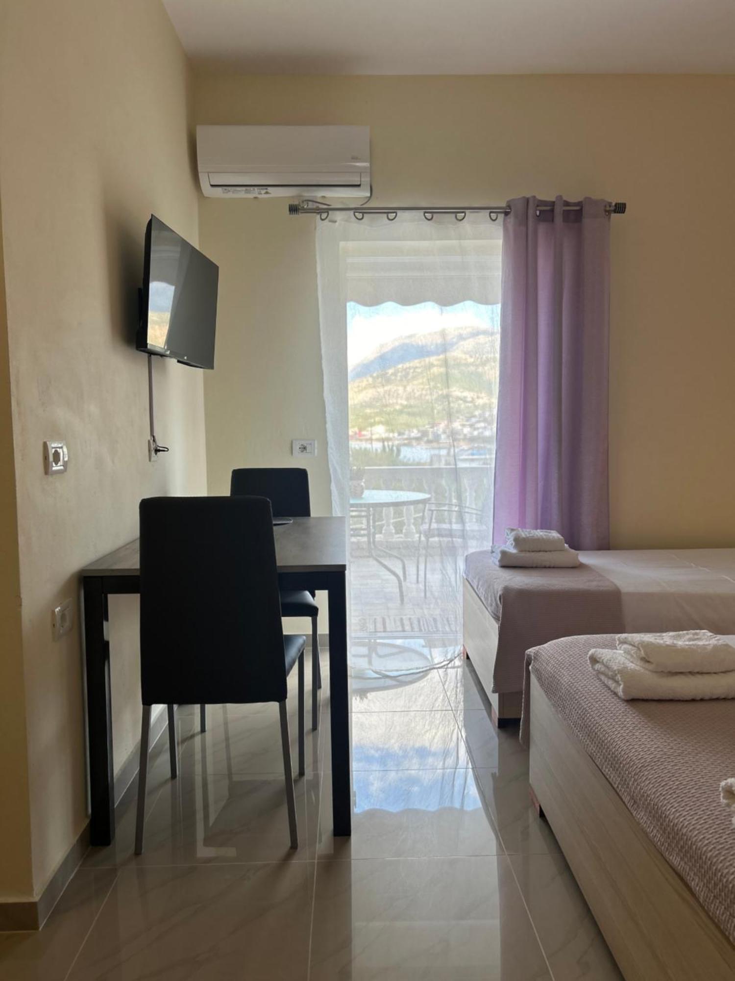 Elizabeth Apartments Himarë Dış mekan fotoğraf