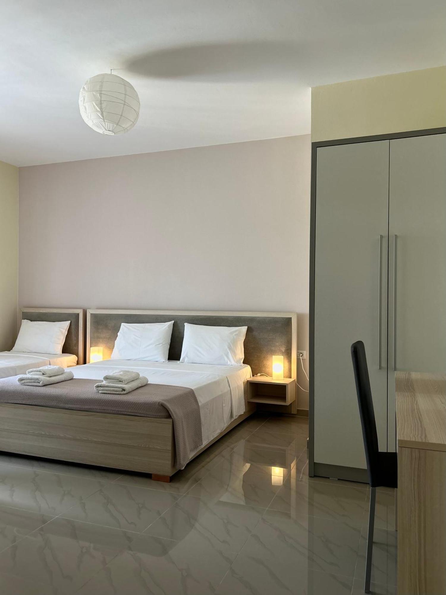 Elizabeth Apartments Himarë Dış mekan fotoğraf