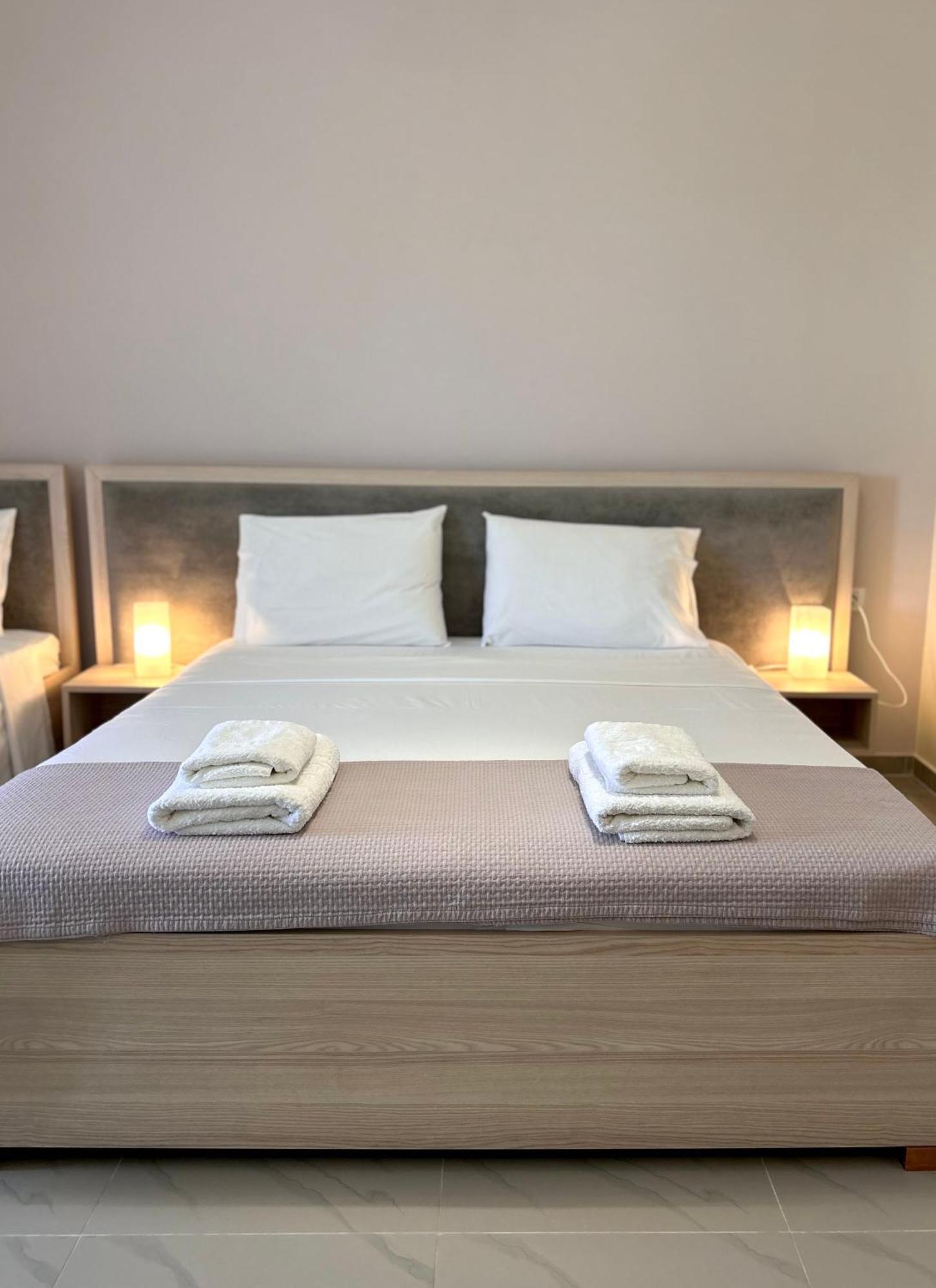 Elizabeth Apartments Himarë Dış mekan fotoğraf
