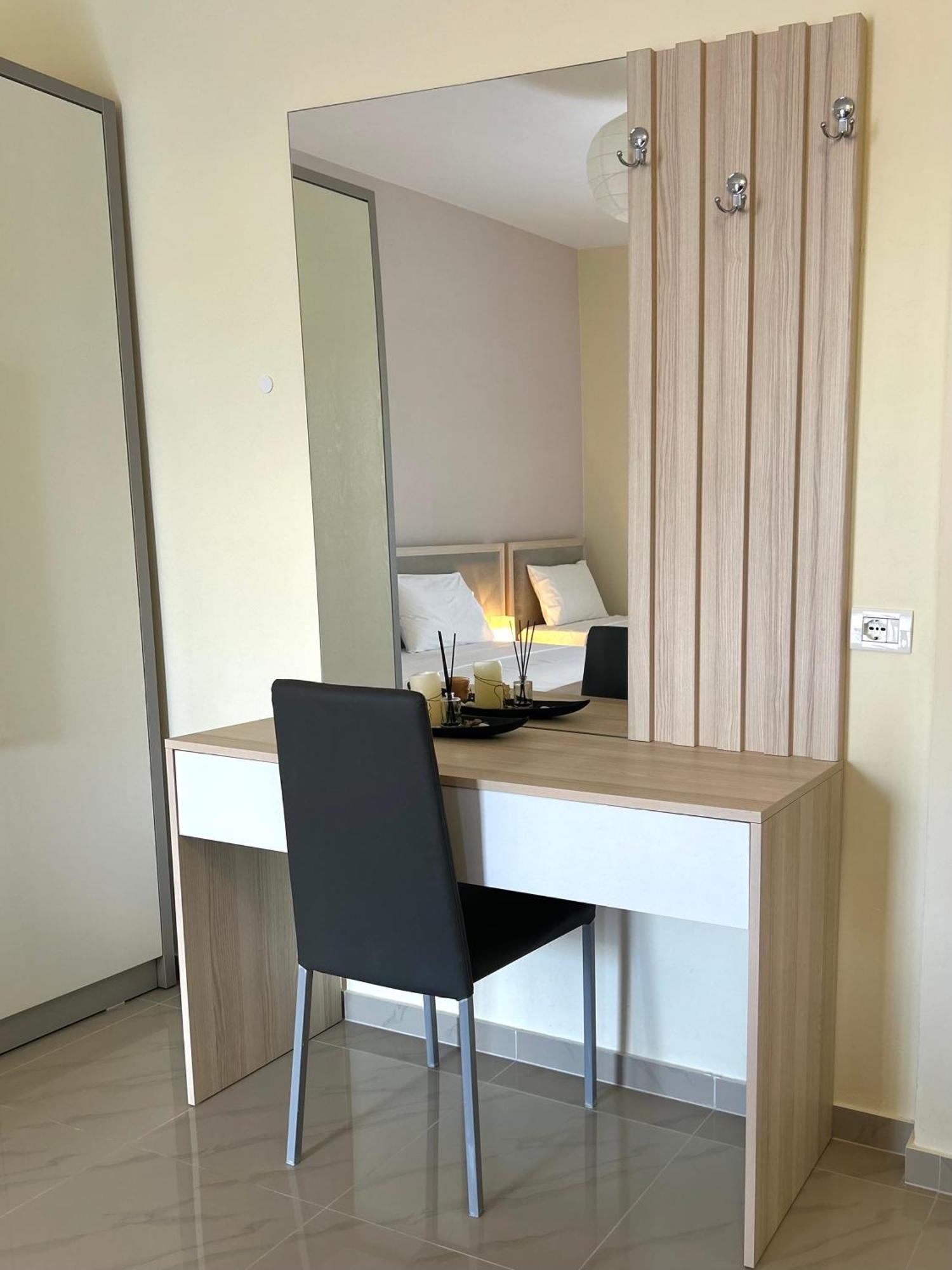 Elizabeth Apartments Himarë Dış mekan fotoğraf